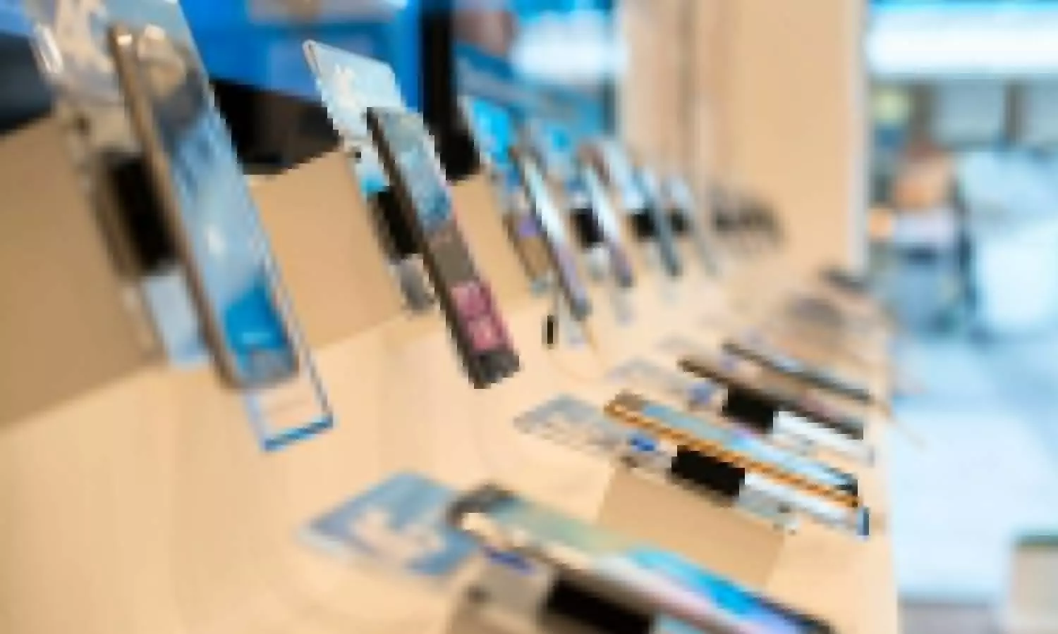 Smartphones in a shelf - Samsung leads in India