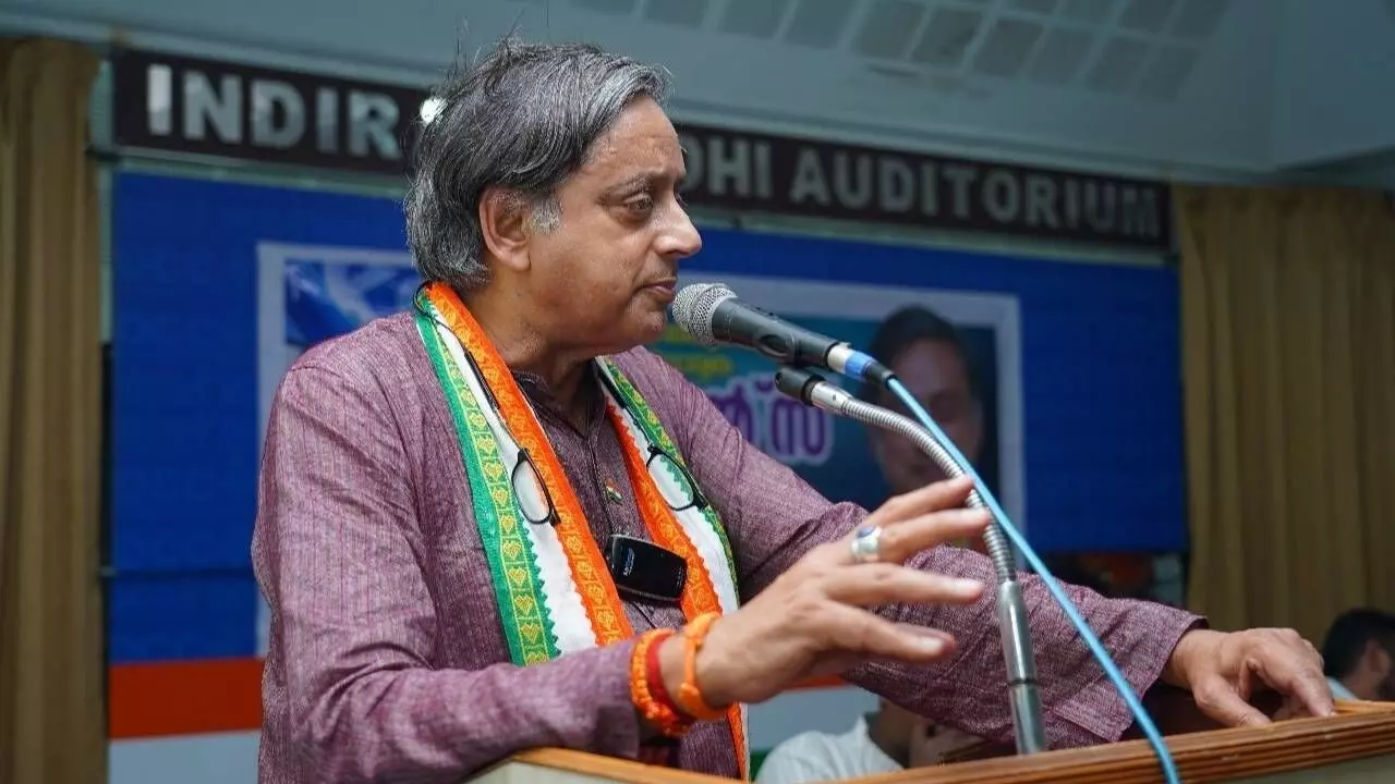 Images of Shashi Tharoor