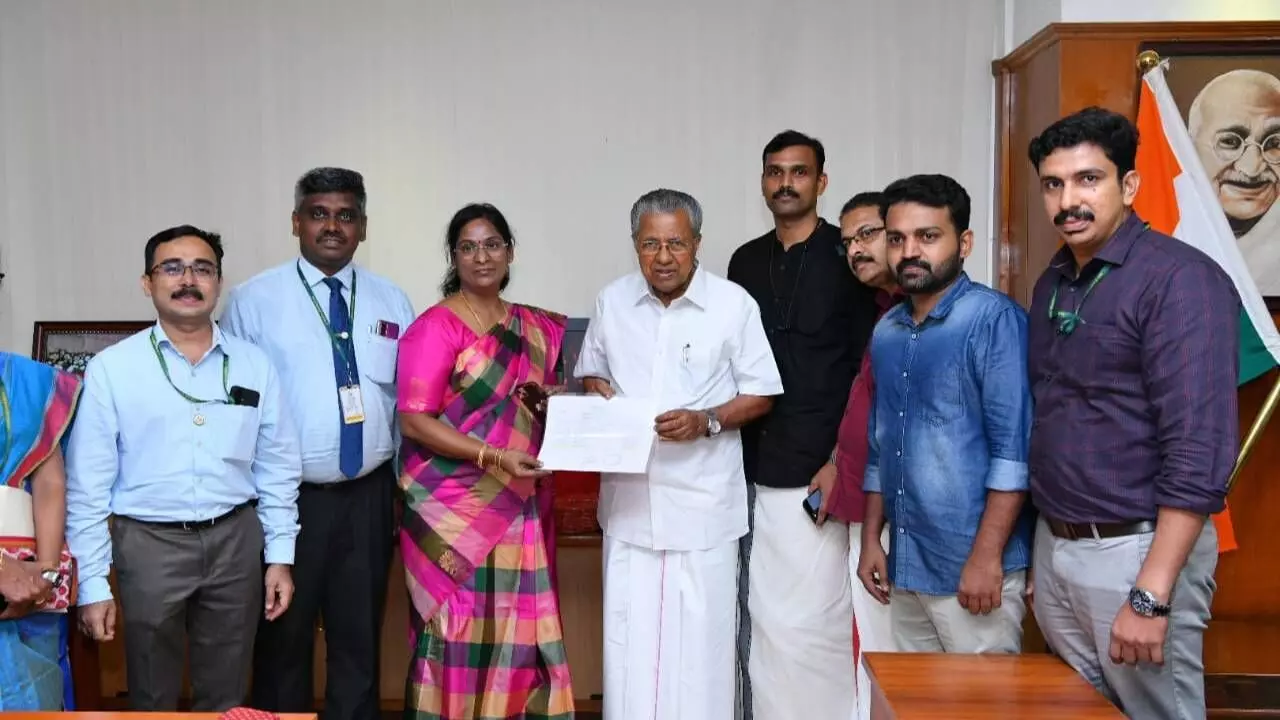 Kerala Grameen bank Employees contributes to CMDRF